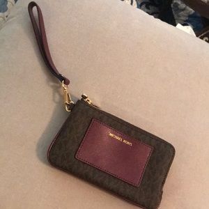 Michael Kors wristlet/wallet